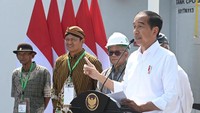 Ini sudah dicoba oleh beberapa chef, dan mereka menyampaikan pak, minyak makan merah ini beda. Lebih enak, dan dicek gizinya lebih baik. Jadi yang hadir di sini pakai, kata Jokowi. Foto: Instagram @Jokowi/Kris - Biro Pers Sekretariat Presiden