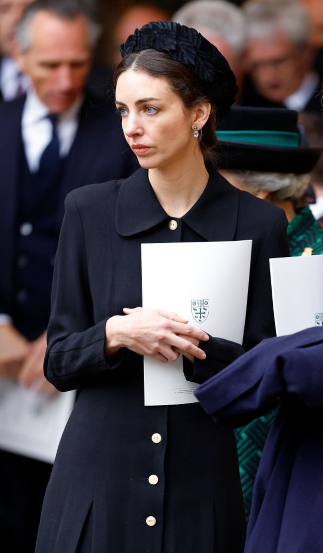 Karena menikahi bangsawan, Rose juga memiliki gelar yakni Marchioness of Cholmondeley. Rose dan David punya perbedaan usia yang signifikan. David lebih tua 23 tahun dari Rose. Foto: Getty Images/Indigo/Max Mumby