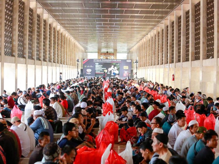 Nikmatnya Ngopi dan Buka Puasa di Masjid Istiqlal
