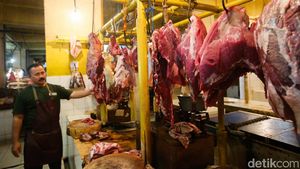 Stok Daging Sapi Dipastikan Aman, Begini Potretnya di Pasar Kebayoran