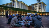 Masjid Istiqlal memiliki luas bangunan 2,5 hektare di atas tanah 9,8 hektare dengan kapasitas jamaahnya sendiri mencapai sekitar 100.000 orang. (Rifkianto Nugroho)