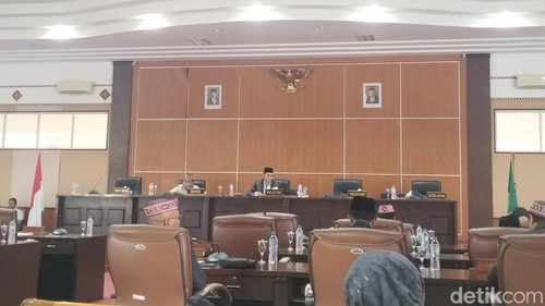 Suasana Rapat Paripurna DPRD Manggarai Barat, Kamis (14/3/2024).