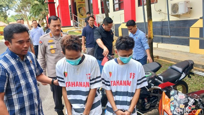 Subdit Jatanras Ditreskrimum Polda Kepri menangkap dua pelaku spesialis pencurian motor sport.(Alamudin Hmapu/detikSumut)