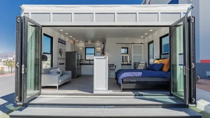 Tampilan dalam rumah Elon Musk