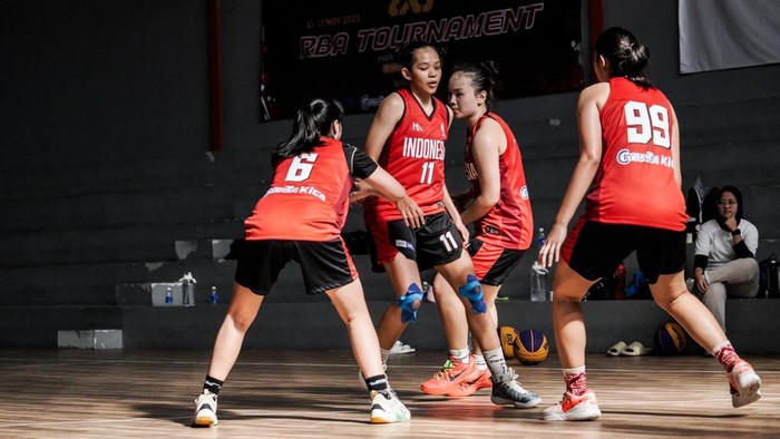 Timnas basket 3x3 putra dan putri Indonesia tengah menjalani persiapan ke ajang FIBA 3x3 Asia Cup 2024.