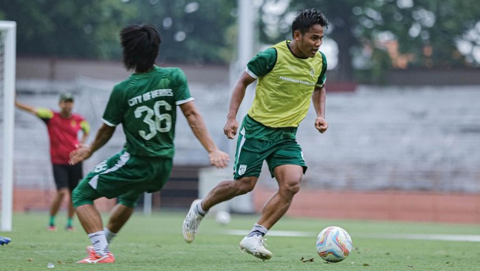 Toni Firmansyah Persebaya
