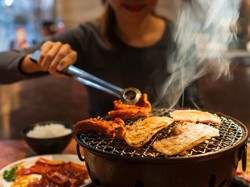 Sering Kalap Saat Bukber di All You Can Eat? Hati-hati, Ini Risikonya bagi Lambung