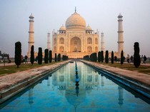 India Hujan Deras, Taj Mahal Bocor Lalu Kebanjiran