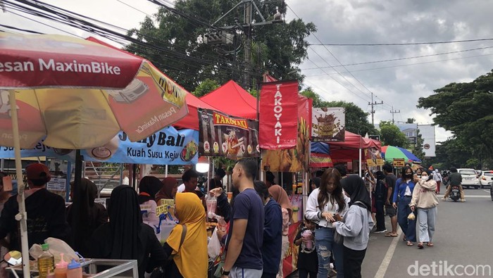 Aneka takjil murah meriah di Pasar Takjil Soehat Malang