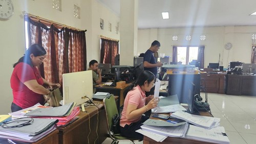 ASN dan tenaga honorer di DPRD Klungkung, Jumat (15/3/2024).