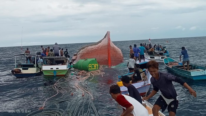 Bangkai KM Yuiee Jaya II ditemukan di Perairan Takabonerate, Selayar. Dokumen Basarnas Makassar