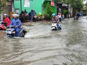 2 Hari Jalan Alternatif Prampelan Demak Kebanjiran