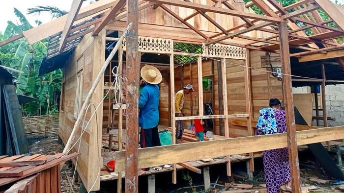 Bedah Rumah di Kalsel