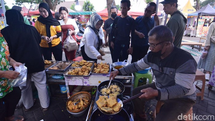 Ngabuburit Di Bazar Ramadan Masjid Al Akbar Surabaya 