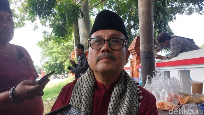 Bupati Cirebon Imron Rosyadi