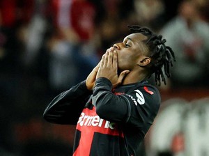 Slot Dikabarkan Minta Liverpool Datangkan Eks Bek City