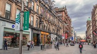 Urutan kelima Glasgow, Skotlandia dengan waktu puasa 16 Jam 7 Menit. Baru setelah itu, jam puasa akan bertambah hingga titik balik Matahari musim panas yakni saat hari terpanjang dalam setahun di belahan Bumi Utara. Getty Images/Victoria Wilkinson Brownless