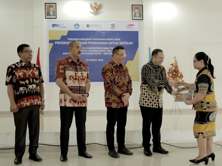 Dorong Peningkatan Kualitas Pendidikan di Sumba Timur