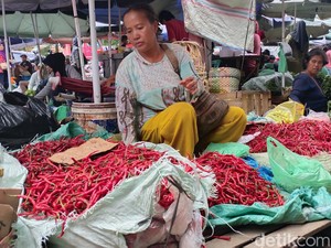 Harga Cabai Merah-Daging Ayam di Palembang Turun, Rawit-Bawang Tinggi