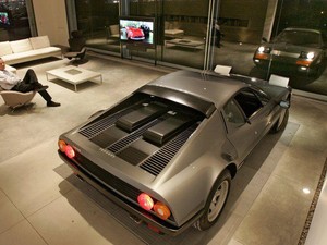 Ide Garasi Mobil Minimalis Multifungsi, Bisa Buat Ruang Tamu