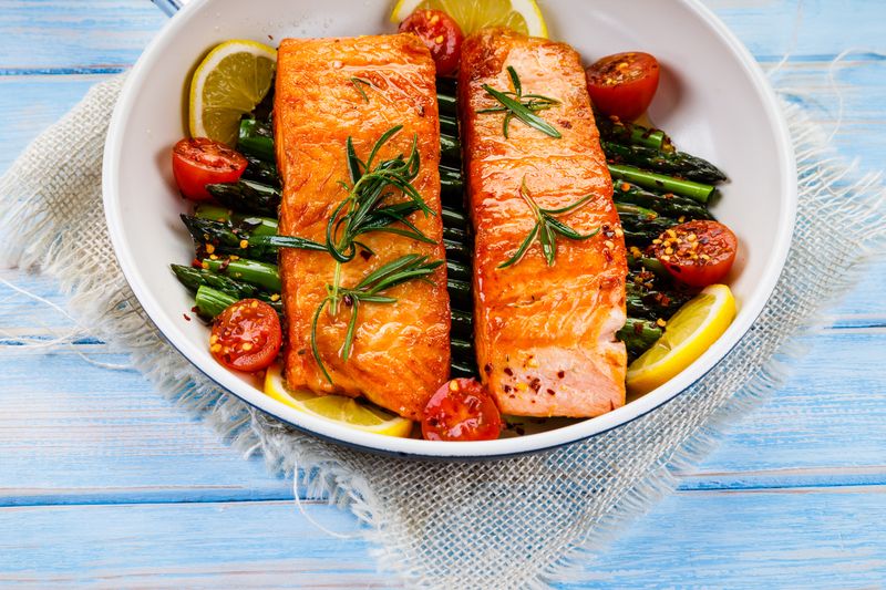 ilustrasi tumis salmon
