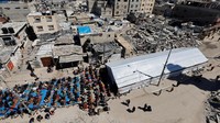 Ketua Asosiasi Cendekiawan Palestina yang juga ulama Palestina, Nawaf Takrouri, khawatir warga Gaza tak punya santapan untuk berbuka. Nawaf bercerita, biasanya, saat bulan Ramadan, masyarakat Gaza terbiasa melakukan kegiatan di masjid-masjid. Namun, pada Ramadan tahun ini, kegiatan seperti itu tak bisa dilakukan. Pasalnya, ribuan masjid yang ada di Gaza rusak total, ada pula yang rusak sebagian. Reuters