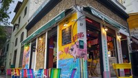 Satu lagi jalan di Rio de Janeiro Brasil terpilih dalam daftar. Adalah Arnaldo Quintela yang dulunya menjadi kota hantu setelah jam kerja, namun kini menjadi salah satu jalan terkeren. Di sini adalah pusat kuliner, toko-toko montir tua, bar, hingga aneka restoran kelas atas. (Beto Roma/Time Outs)