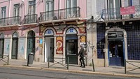 Rua da Boavista, Lisbon, adalah jalanan di Portugal yang terkenal dengan kehidupan malamnya. Selain itu, tempat ini dikenal sebagai tempat makan malam bersama keluarga dan teman-teman. (Kathy deWitt/Alamy/Time Outs)