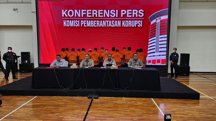 Jumpa pers penahanan tersangka pungli rutan KPK (Adrial/detikcom)