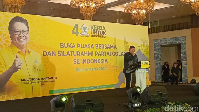 Ketua Umum Partai Golkar pidato syukuran di The Nusa Dua, Jumat (15/2/2024).   (Aryo Mahendro/detikBali) Ketua Umum Partai Golkar pidato syukuran di The Nusa Dua, Jumat (15/2/2024).   (Aryo Mahendro/detikBali)
