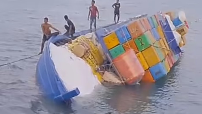 KM Alfa Romeo-III karam di perairan Bintan, Kepulauan Riau pada Kamis (14/3).(Istimewa)