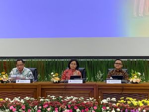 Sri Mulyani Gelontorkan Rp 99,5 T Uang Negara buat THR & Gaji ke-13 PNS