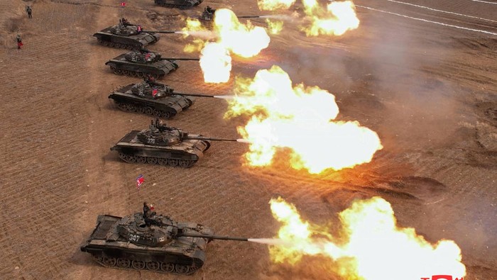 Korut Pamer Keganasan Tank Baru Saat Demonstasi Militer A military demonstration involving tank units and guided by North Korean leader Kim Jong Un (not pictured) is held in North Korea, March 13, 2024 in this picture released on March 14, 2024, by the Korean Central News Agency. KCNA via REUTERS ATTENTION EDITORS - THIS IMAGE WAS PROVIDED BY A THIRD PARTY. REUTERS IS UNABLE TO INDEPENDENTLY VERIFY THIS IMAGE. NO THIRD PARTY SALES. SOUTH KOREA OUT. NO COMMERCIAL OR EDITORIAL SALES IN SOUTH KOREA.