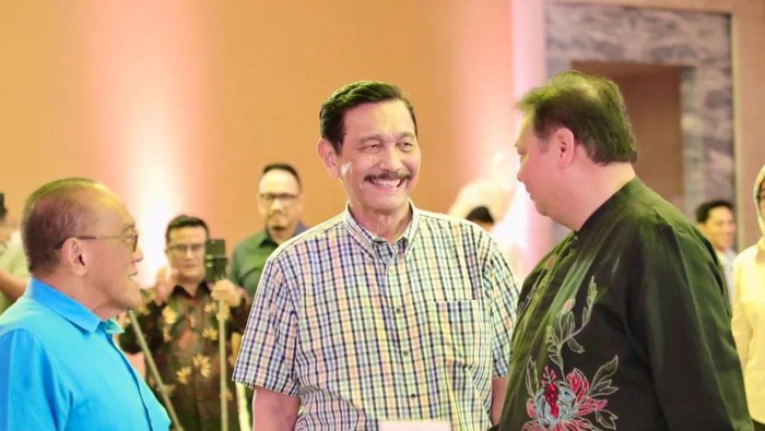 Ketua Dewan Penasihat Partai Golkar, Luhut Binsar Pandjaitan, berkumpul bersama petinggi Partai Golkar di Bali. Luhut mengingatkan tak boleh ada yang menggoyang partai berlambang beringin tersebut.
