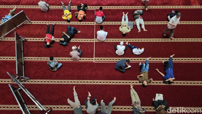 Umat Muslim melakukan salat Jumat berjamaah di Masjid Istiqlal, Jl Katedral, Jakarta Pusat, Jumat (15/3/2024). Jumat ini merupakan pekan pertama pada Ramadan 1445 Hijriyah.