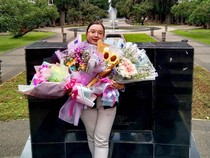 Kisah Melly, Anak Penjual Bubur yang Lulus dari ITB & Satu-satunya Sarjana di Keluarga