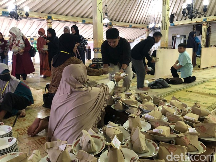 Menu takjil spesial gulai kambing Masjid Gedhe Kauman, Jogja, Kamis (14/3/2024).