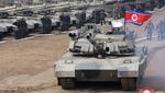 Momen Kim Jong-Un Kendarai Tank Baru Saat Latihan Militer Korut