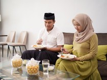 Adab Makan dan Minum Sesuai Anjuran Nabi Muhammad SAW