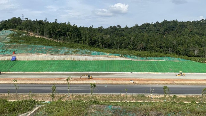Pembangunan tol di IKN.