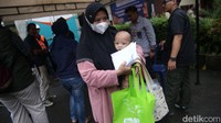 Untuk penyaluran perdana dimulai di Jawa Barat kepada 1.435 KRS, yang disalurkan secara serentak di wilayah Kota Bekasi sebanyak 469 KRS, Kota Cimahi 466 KRS dan Kota Depok 500. Jawa Barat diplih sebagai lokasi kick off, karena memiliki jumlah penerima terbanyak dengan 403.285 KRS.  