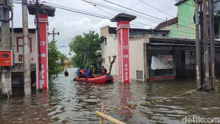 Penampakan banjir di Kelurahan Trimulyo, Kota Semarang, Jumat (15/3/2024).