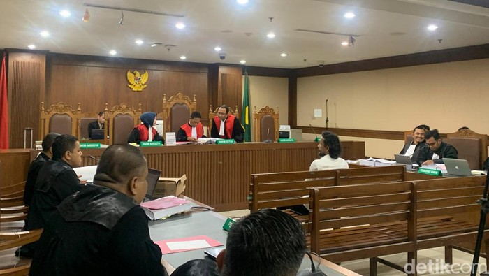 Persidangan kasus dugaan pemalsuan data dan daftar pemilih Pemilu 2024 oleh tujuh terdakwa Panitia Pemilihan Luar Negeri Kuala Lumpur, (PPLN KL), Malaysia (Mulia/detikcom)