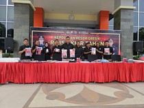 Tiga Pasutri Pengedar dan Pemakai Sabu di Gresik Diringkus