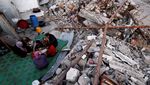 Potret Warga Gaza Berbuka Puasa di Reruntuhan Bangunan