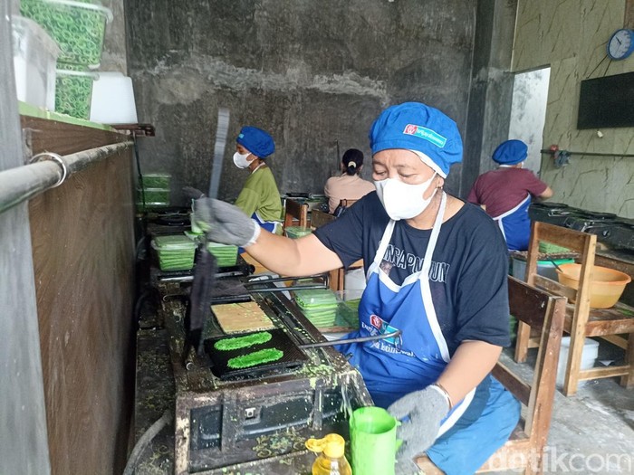 Proses produksi opak gambir khas Blitar