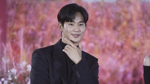 Si paling ganteng, Kim Soo Hyun! (Foto: dok. Netflix)