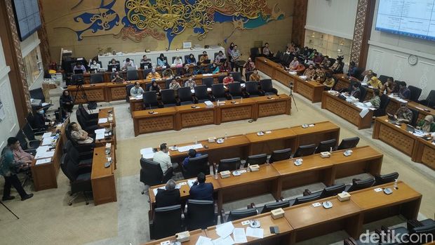 Rapat Panja membahas daftar inventaris masalah (DIM) RUU Daerah Khusus Jakarta (DKJ) (Dwi R/detikcom)