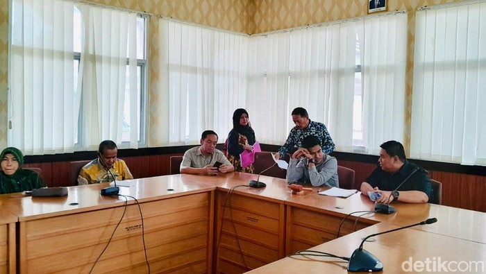 RDP soal nakes PPPK yang dianulir di DPRD Bone.