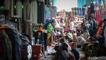 Salat Jumat di Tengah Lapak-lapak Pedagang